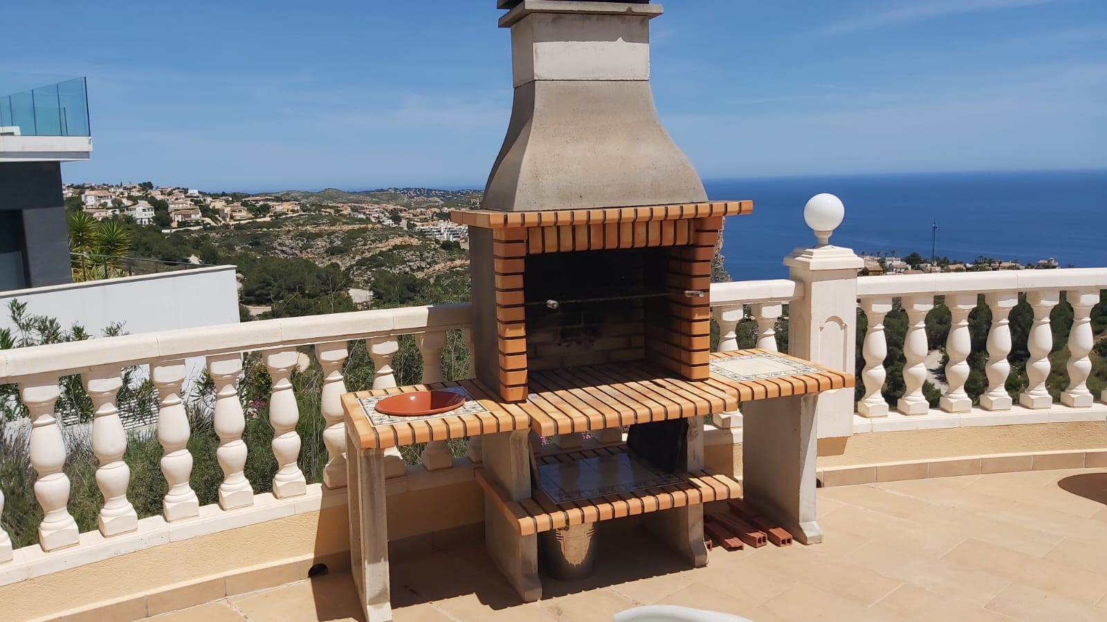 Garden in villa for sale in Benitachell