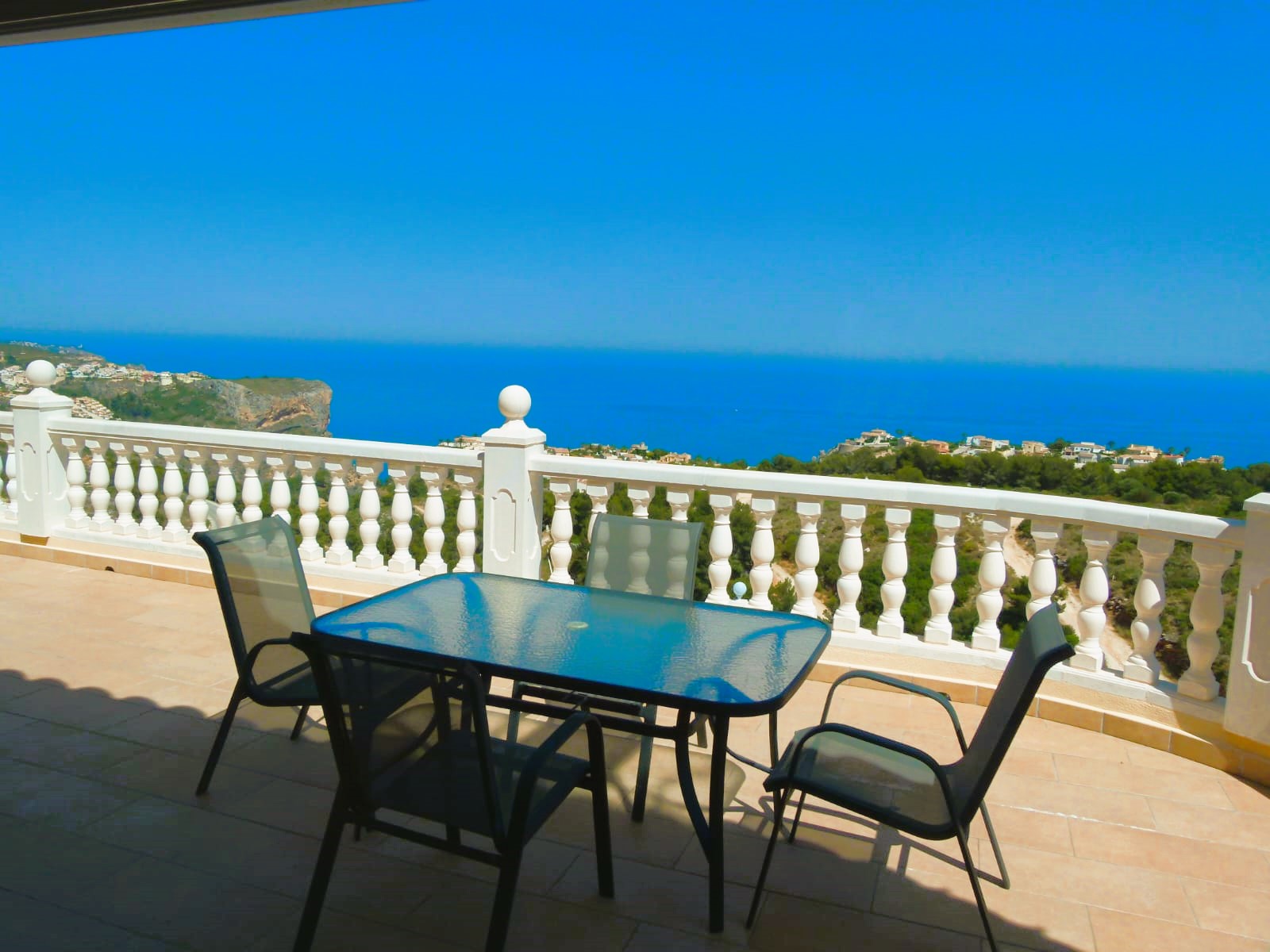 Bedroom in villa for sale in Benitachell