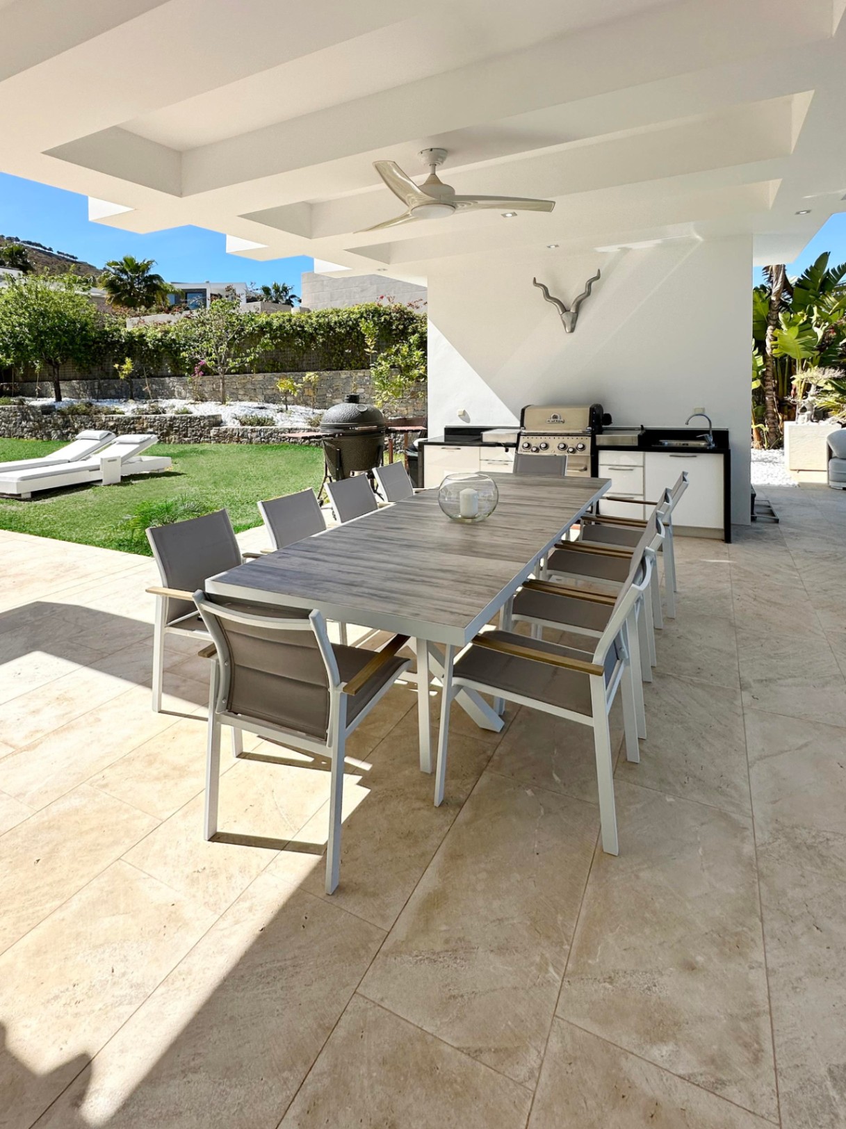 Dining area in villa for sale in javea