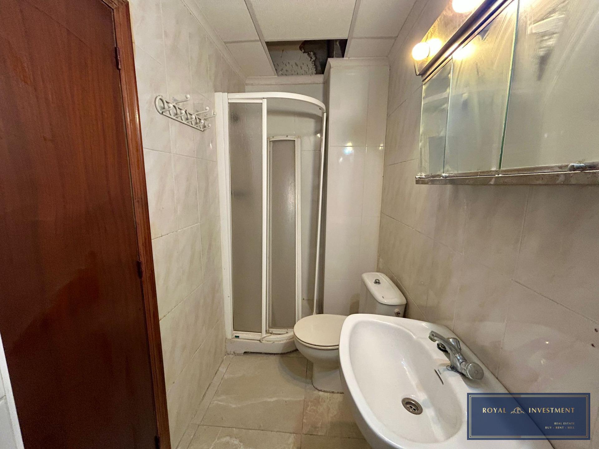 Master bedroom in apartment for sale in Torrevieja