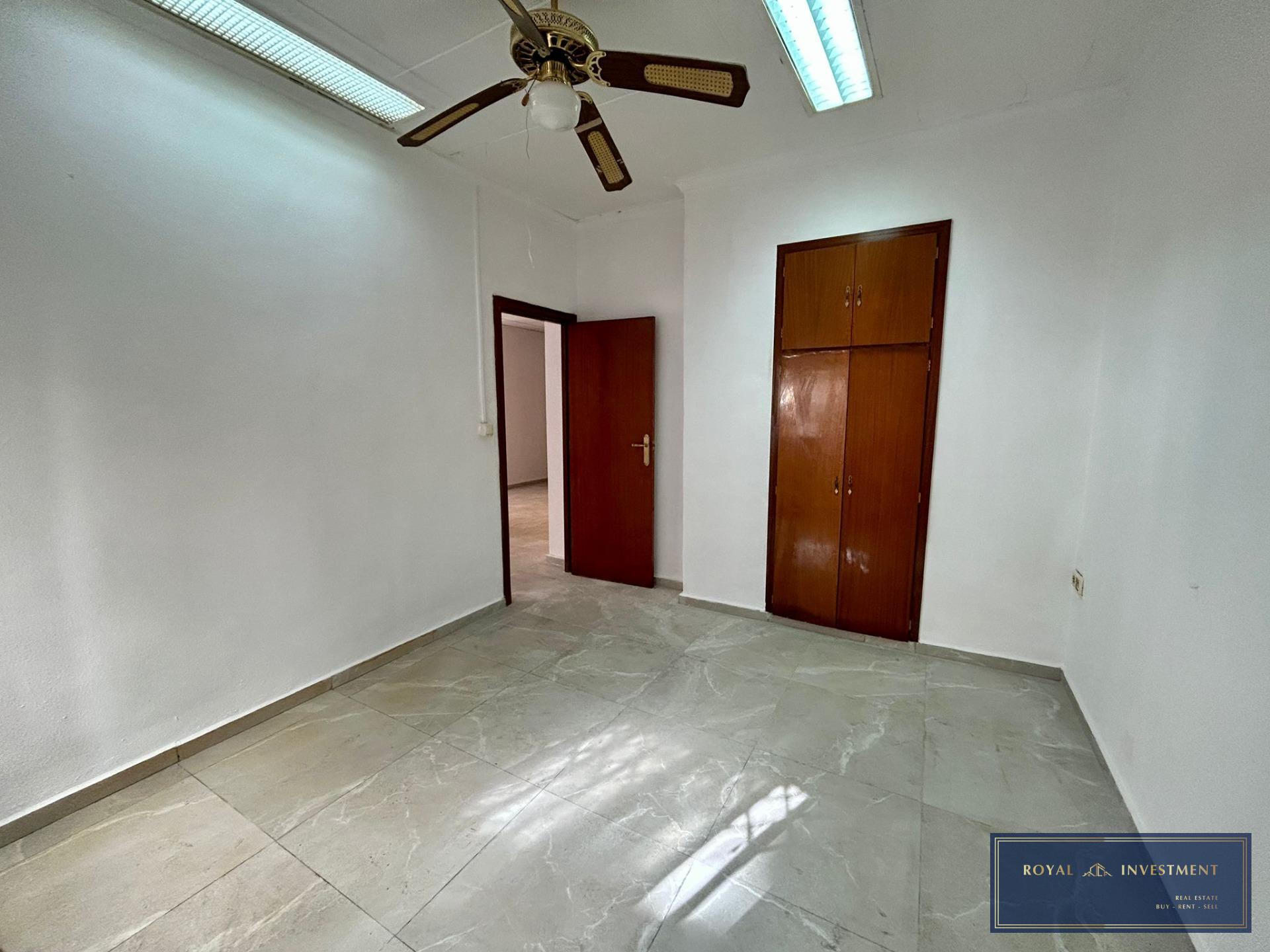 Bedroom in apartment for sale in Torrevieja