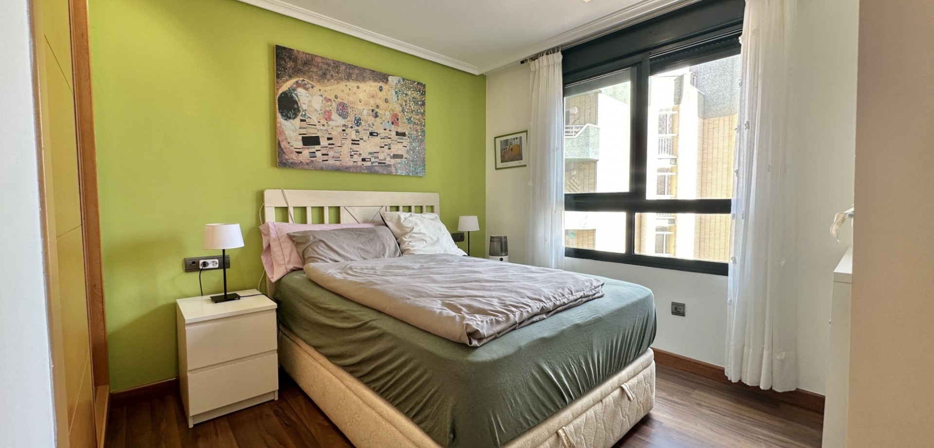 Master bedroom in apartment for sale in Guardamar del Segura