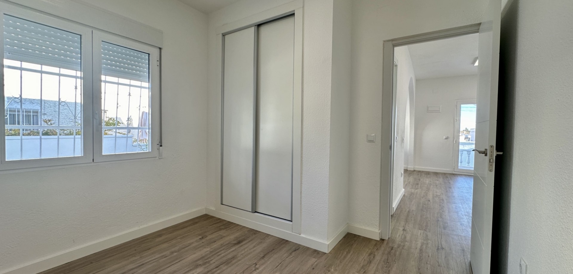 Master bedroom in bungalow for sale in Orihuela Costa