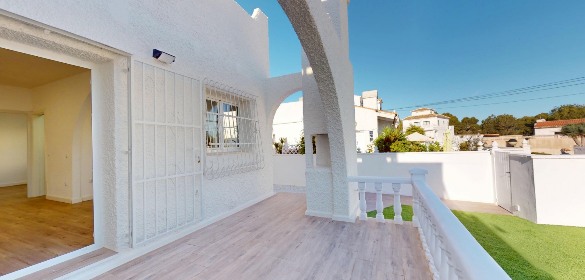 Bedroom in bungalow for sale in Orihuela Costa