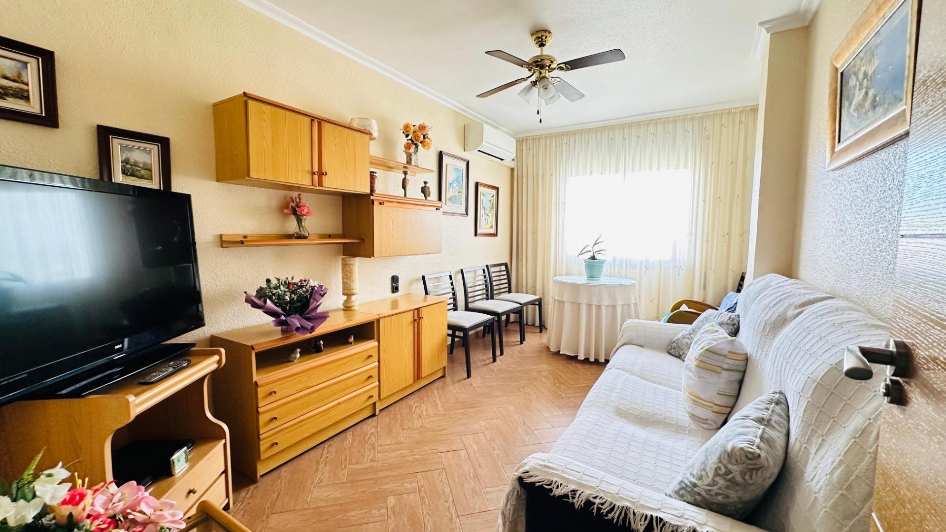 Bedroom in apartment for sale in Torrevieja
