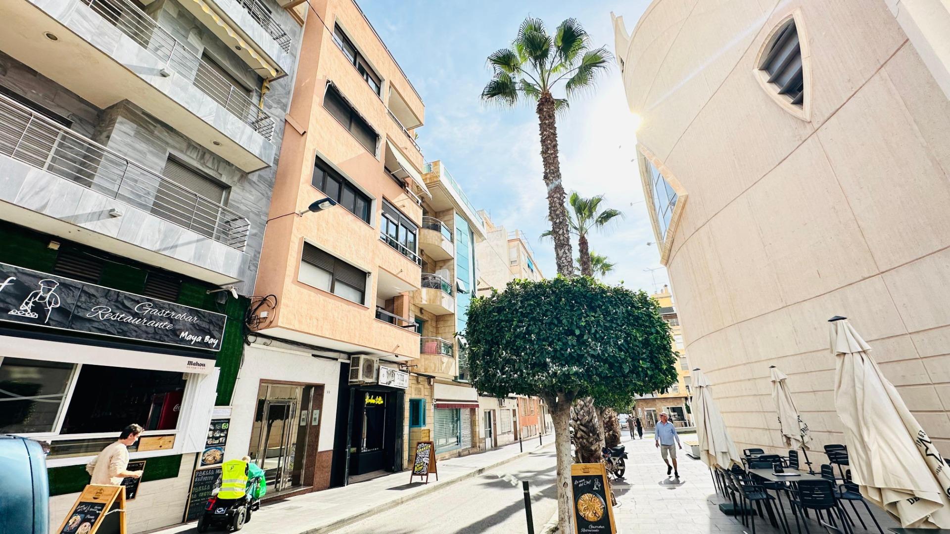 Kitchen in apartment for sale in Torrevieja