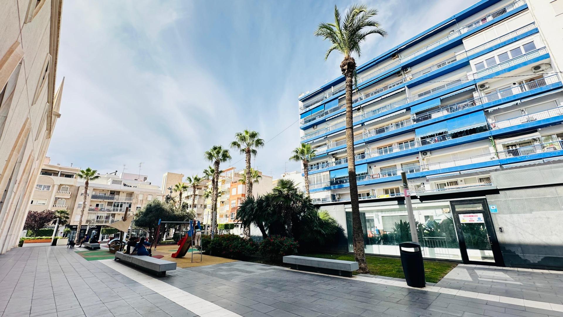 Master bedroom in apartment for sale in Torrevieja