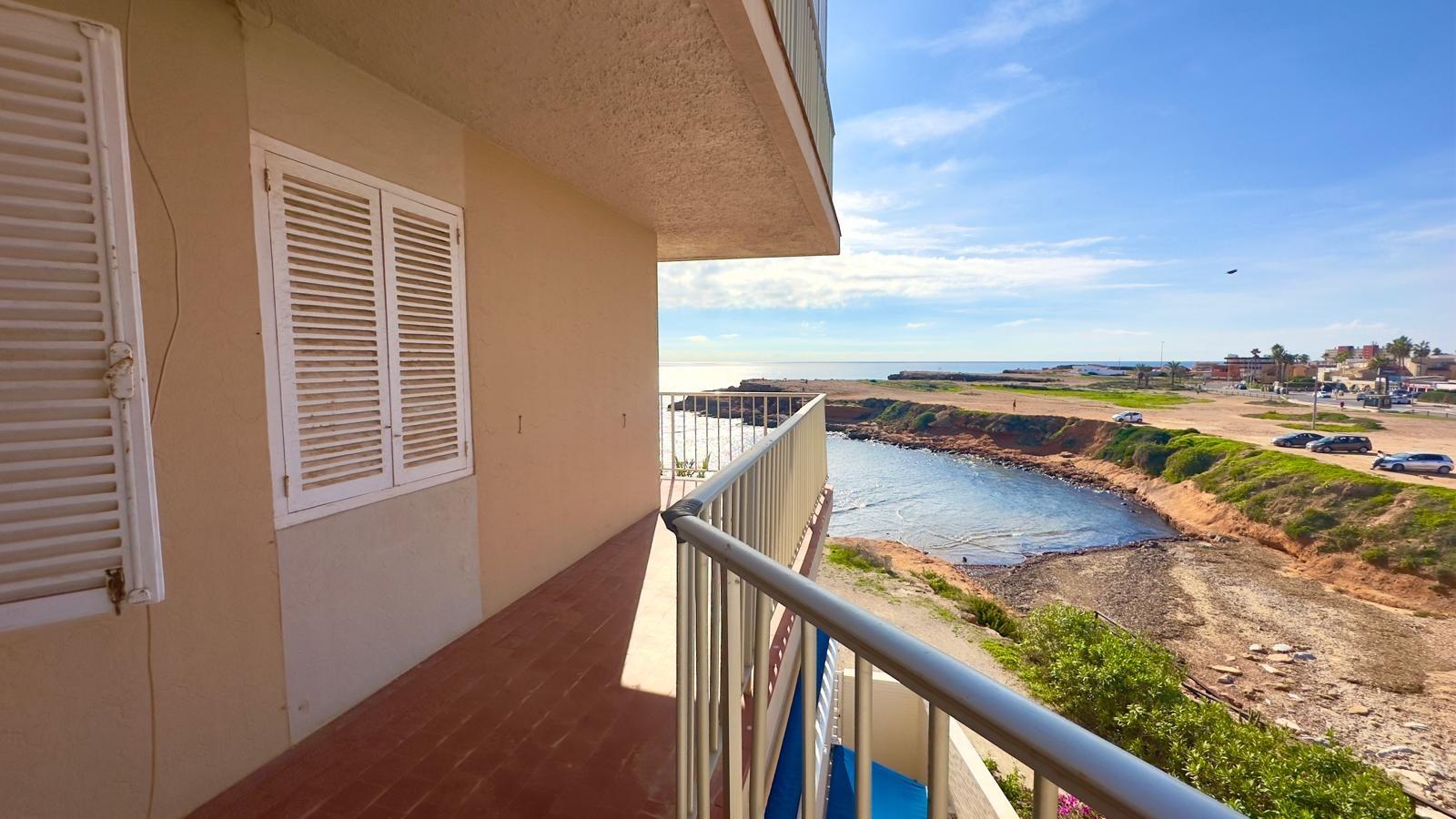 Master bedroom in apartment for sale in Torrevieja