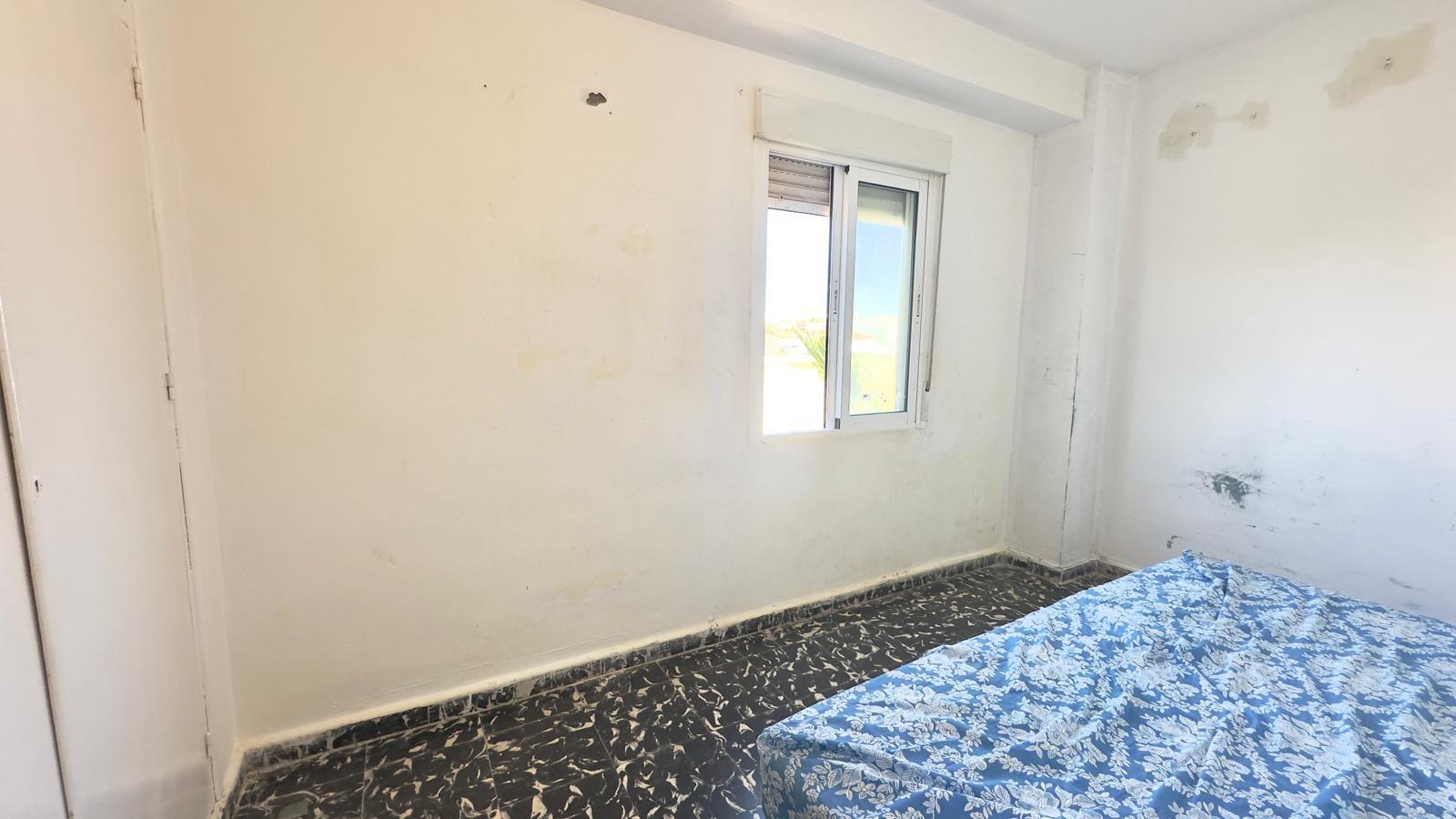 Bedroom in apartment for sale in Torrevieja
