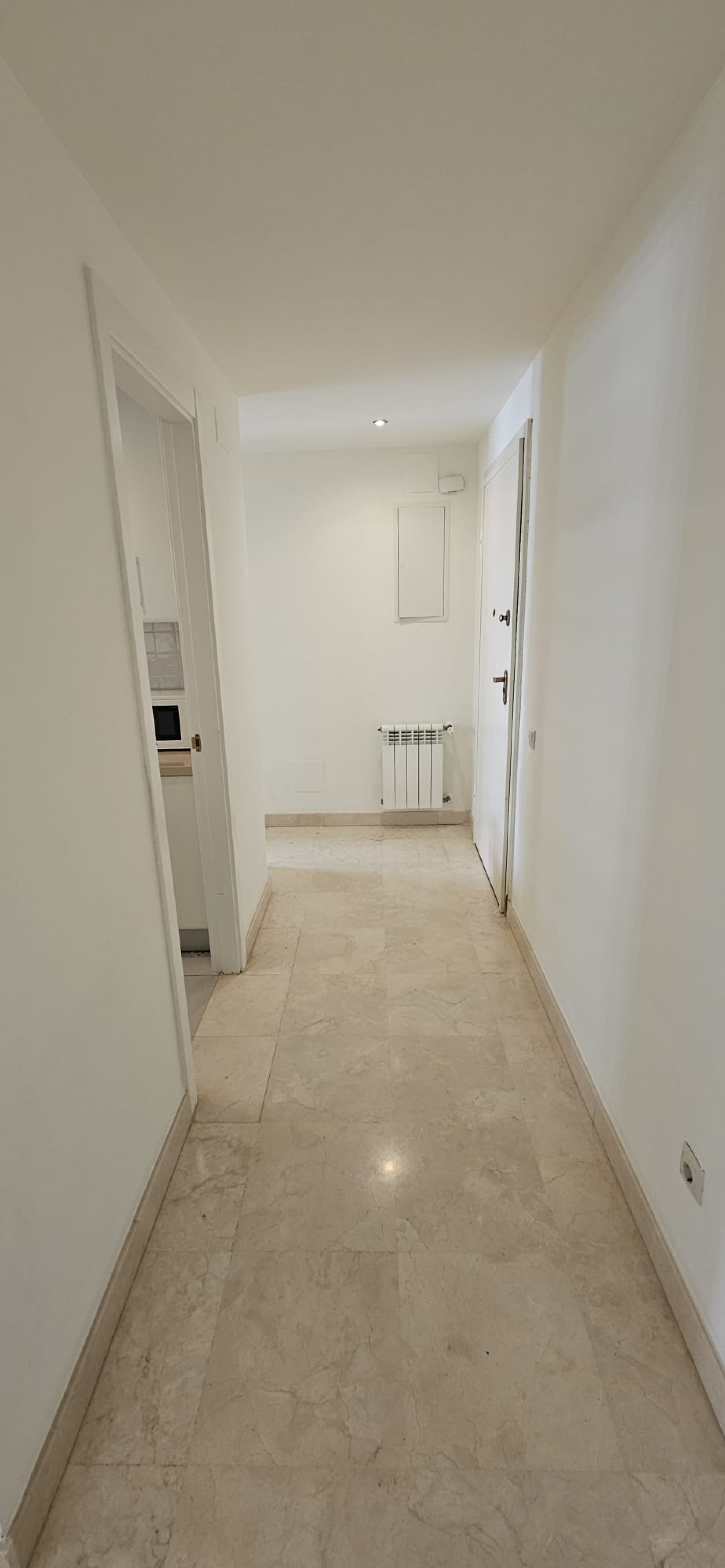 Master bedroom in apartment for sale in Los Alcazares