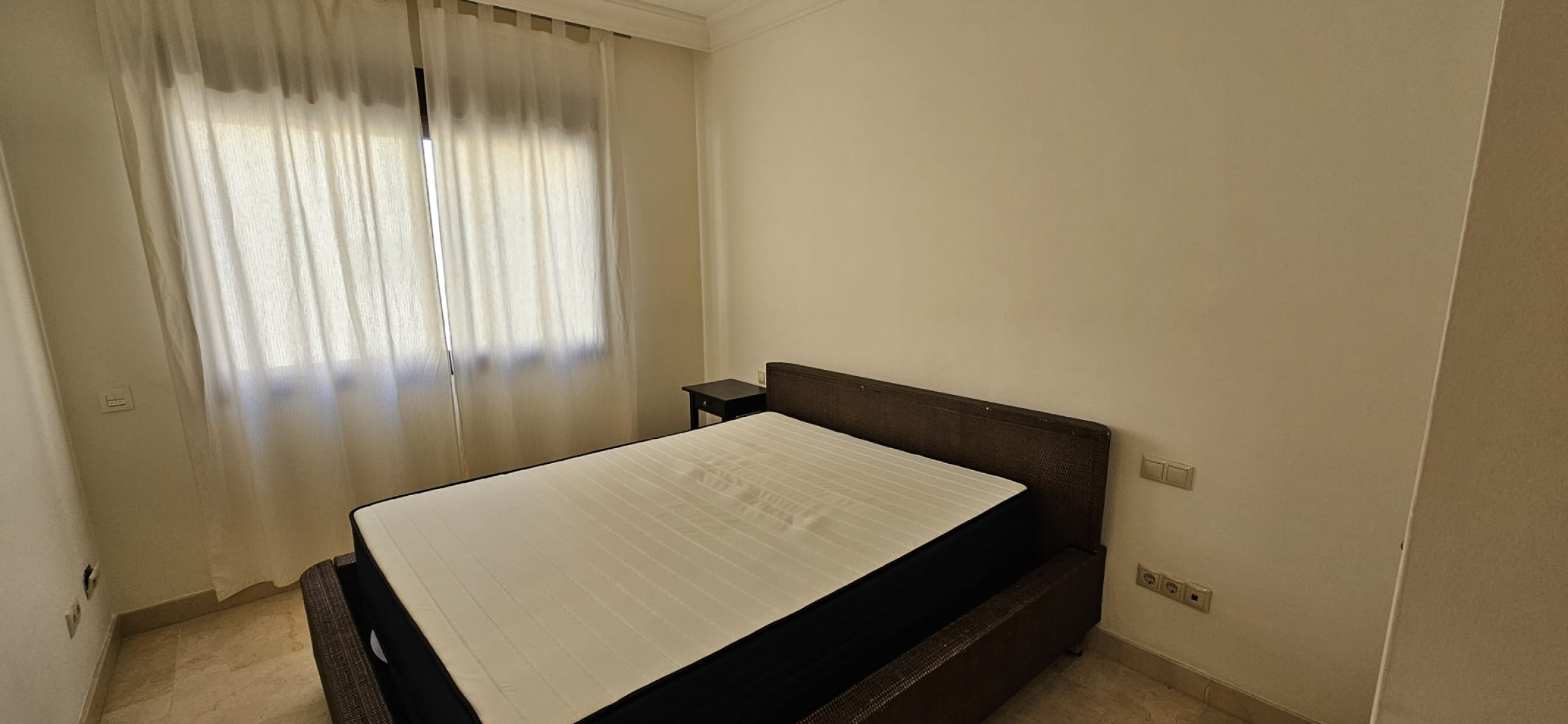 Bedroom in apartment for sale in Los Alcazares