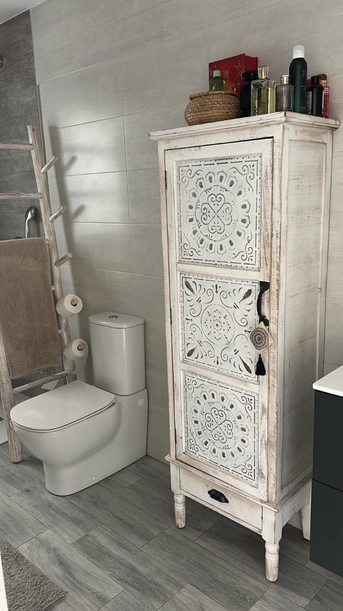 Bathroom in villa for sale in Daya Vieja