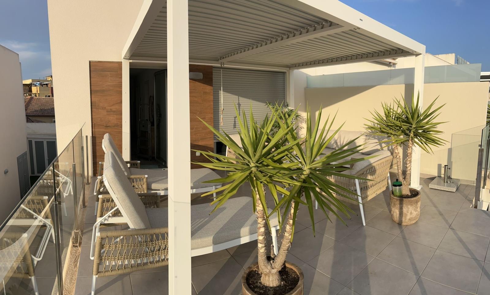 Garden in villa for sale in Daya Vieja
