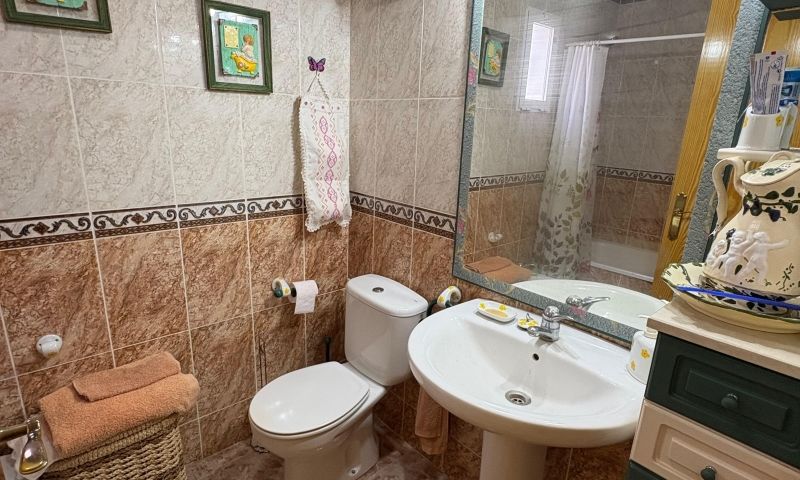 Kitchen in apartment for sale in Torrevieja