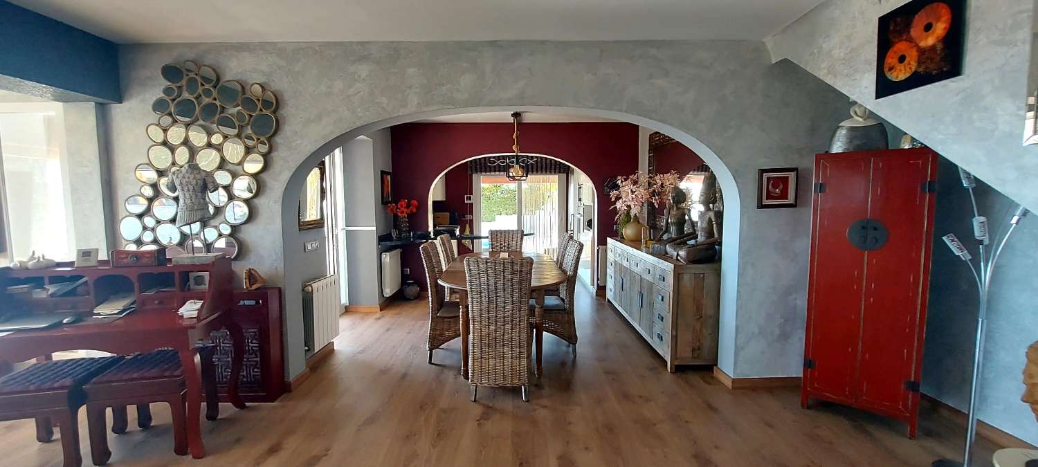 Living room in villa for sale in Calpe