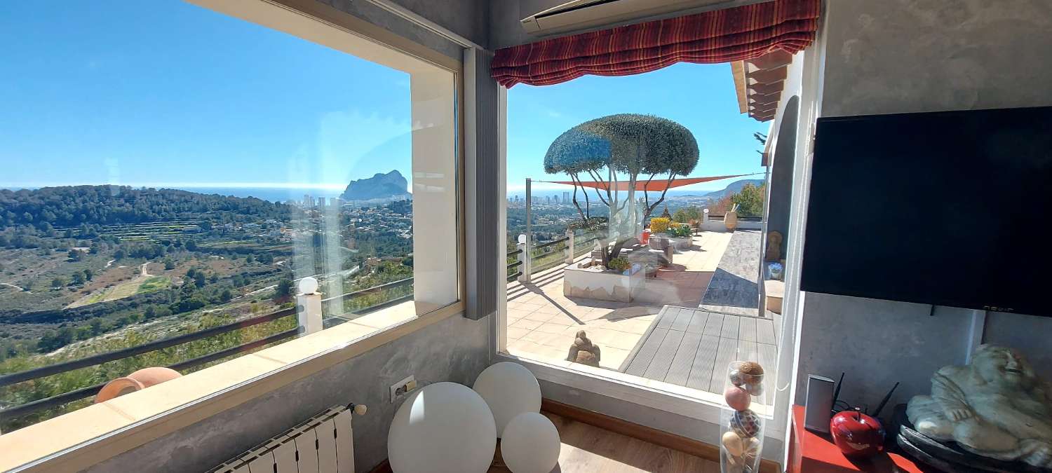 Master bedroom in villa for sale in Calpe