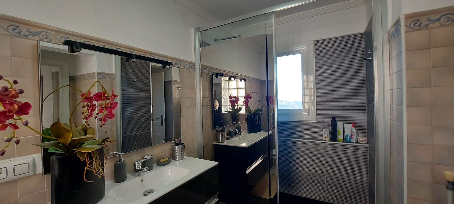 Dining area in villa for sale in Calpe