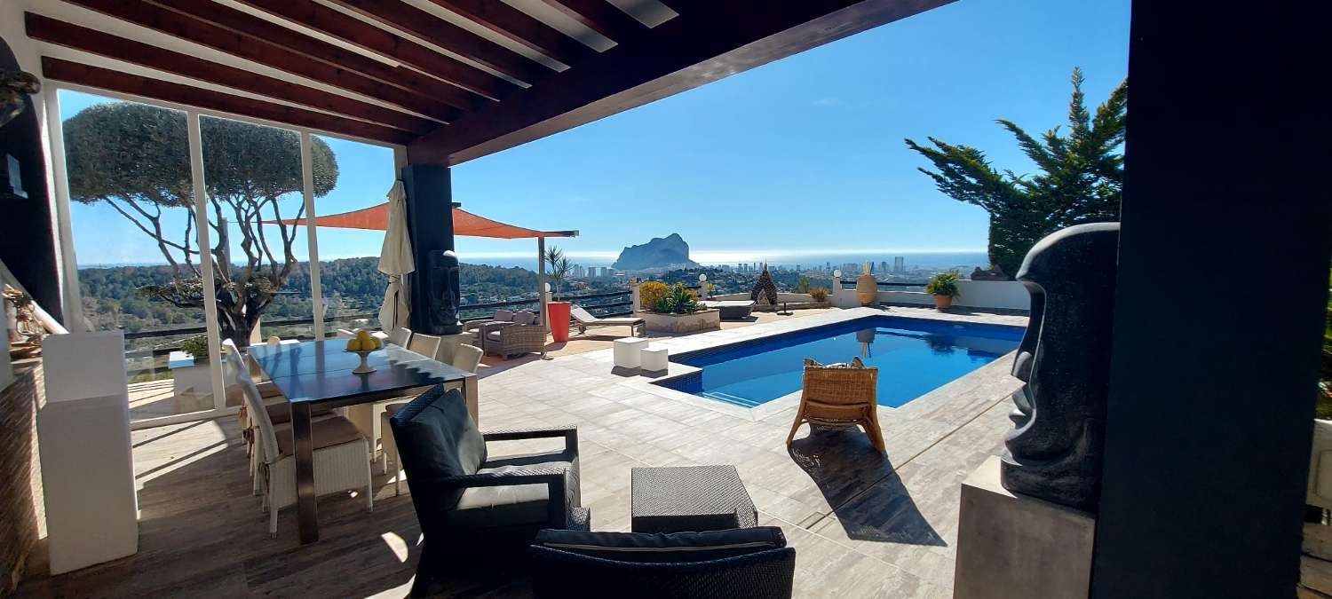 Dining area in villa for sale in Calpe