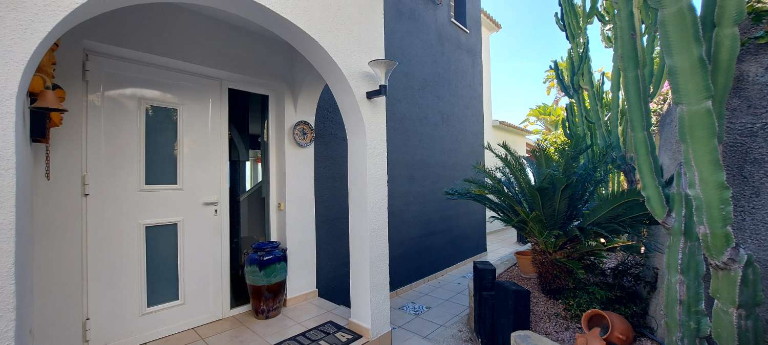 Terrace in villa for sale in Calpe