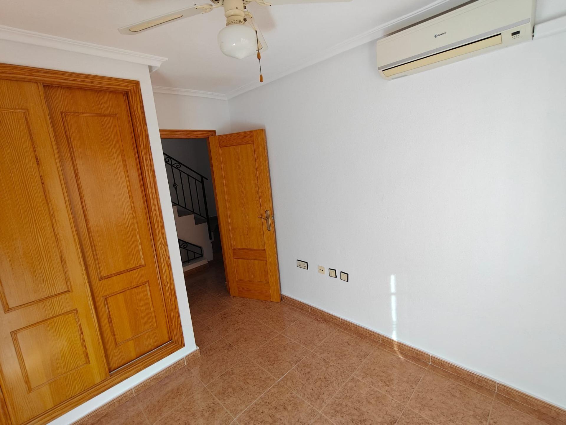 Master bedroom in duplex for sale in Los Montesinos