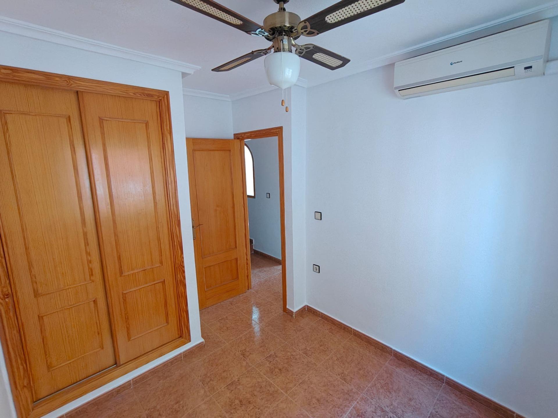 Master bedroom in duplex for sale in Los Montesinos