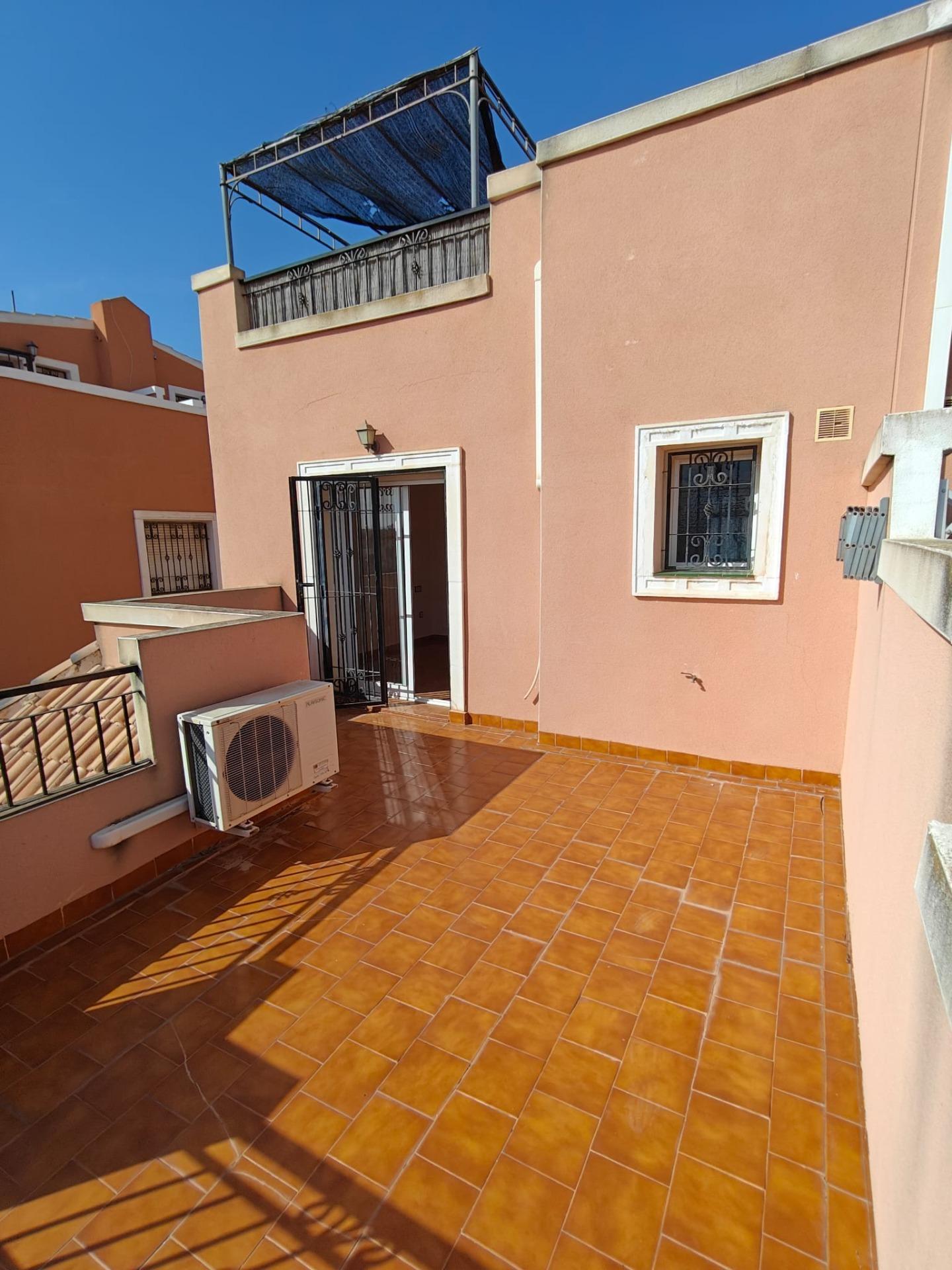Master bedroom in duplex for sale in Los Montesinos