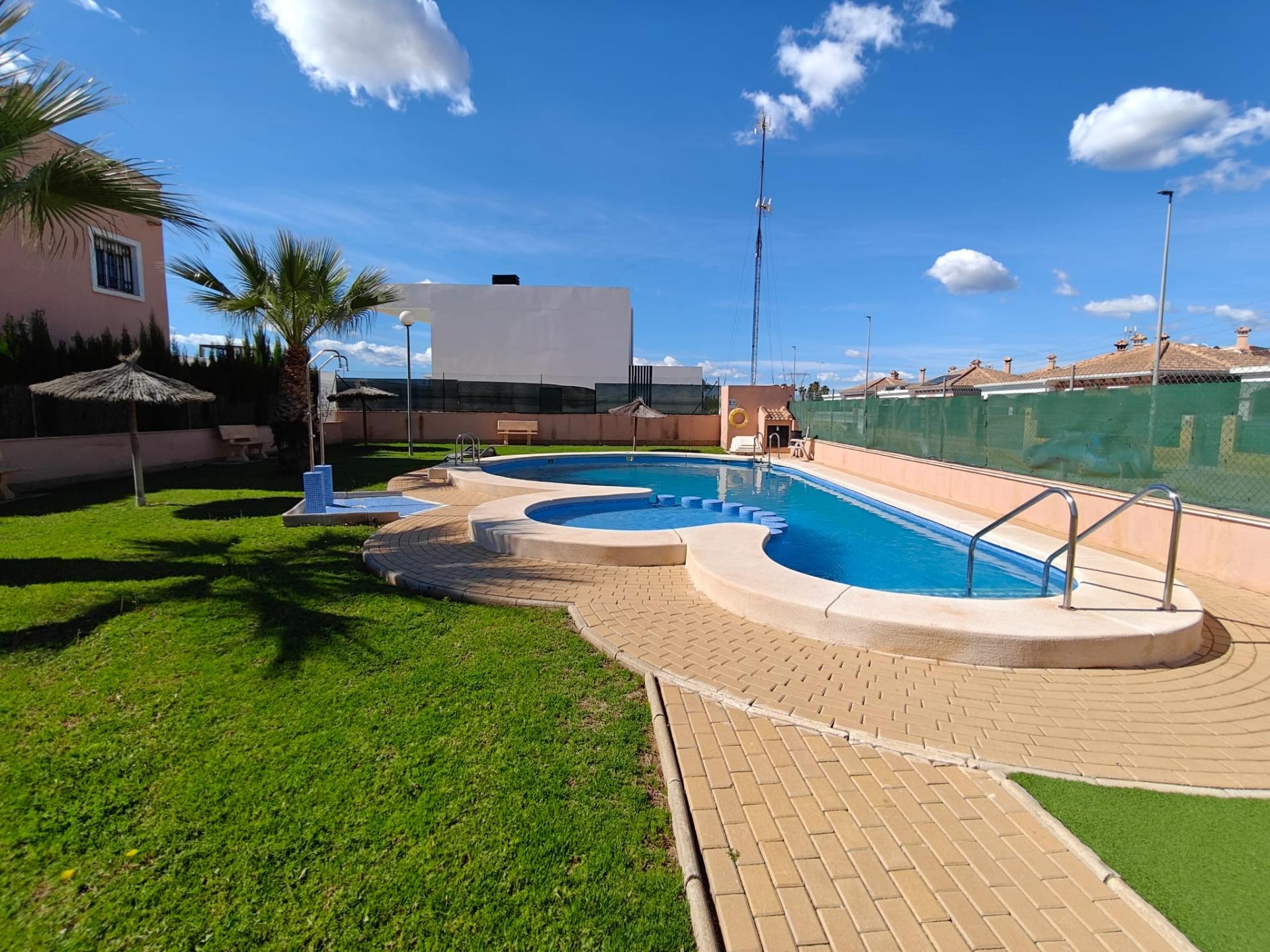 Garden in duplex for sale in Los Montesinos