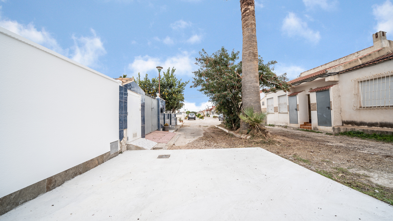 Pool area in bungalow for sale in Torrevieja
