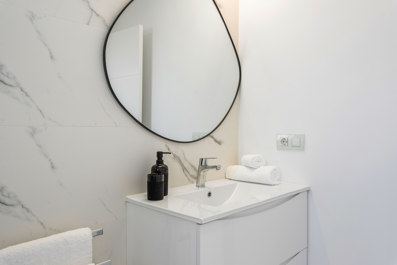 Bathroom in apartment for sale in San Miguel de Salinas