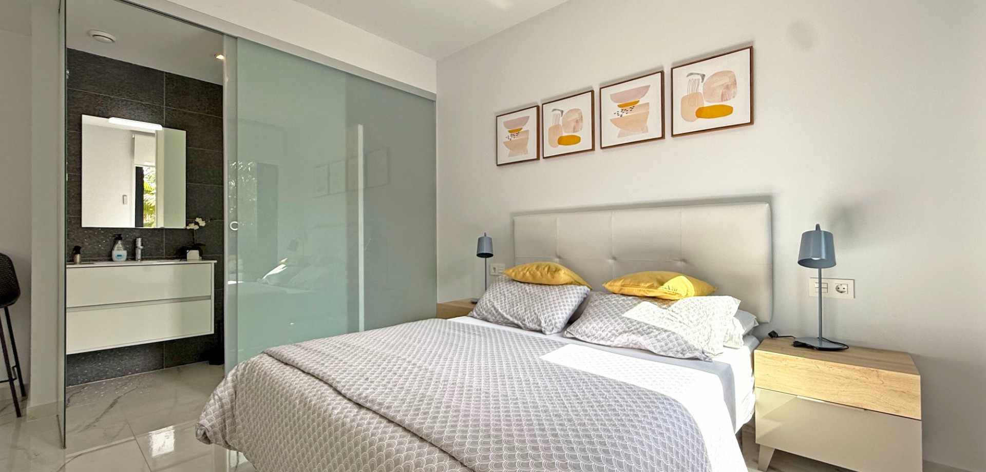 Garden in apartment for sale in Orihuela Costa