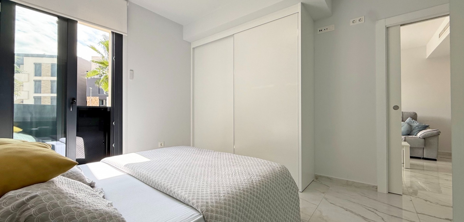 Bedroom in apartment for sale in Orihuela Costa