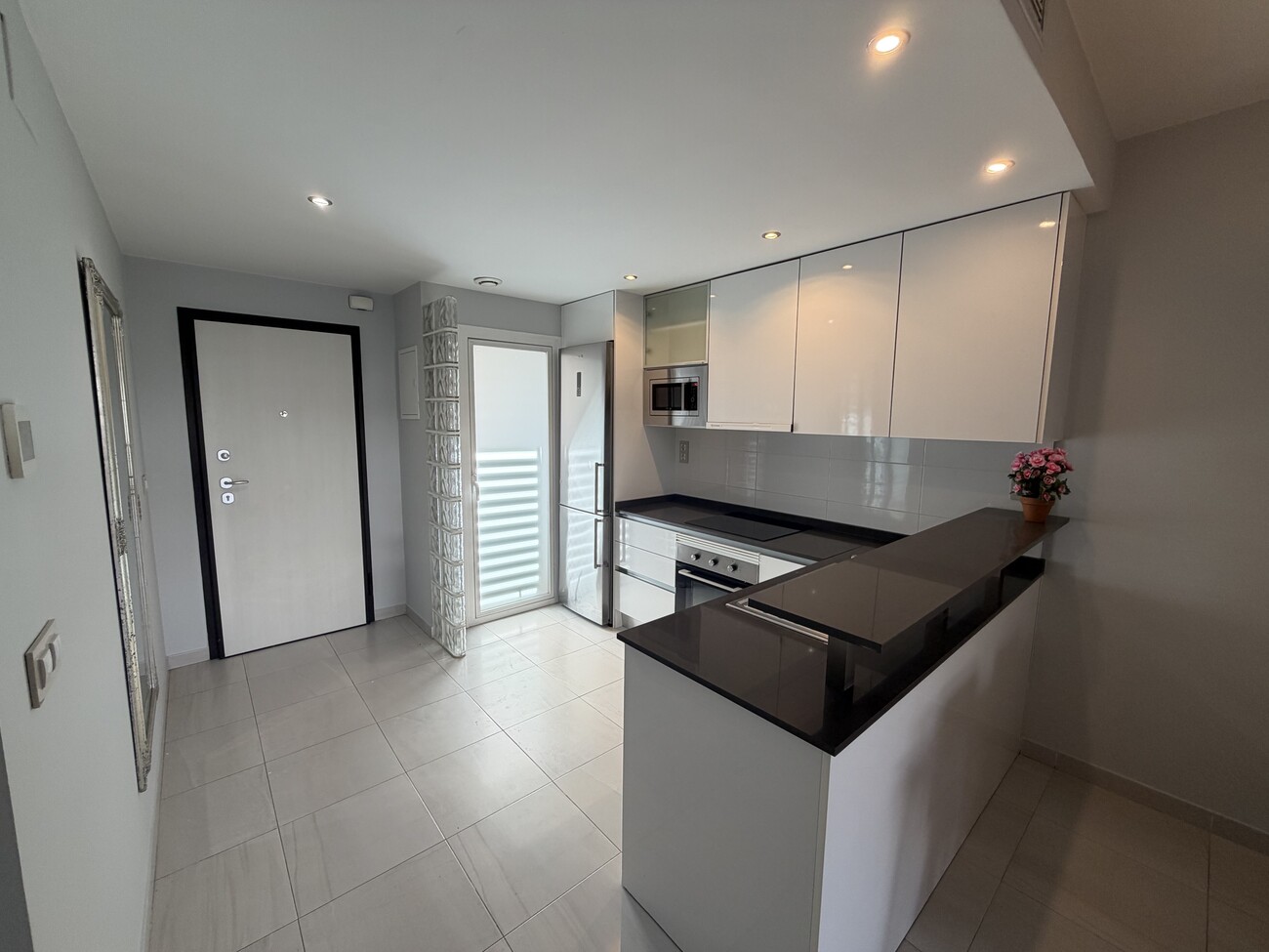 Renovated Apartment for Sale in La Zenia – 5 Minutes from the SeaApartment for sale in an excellent