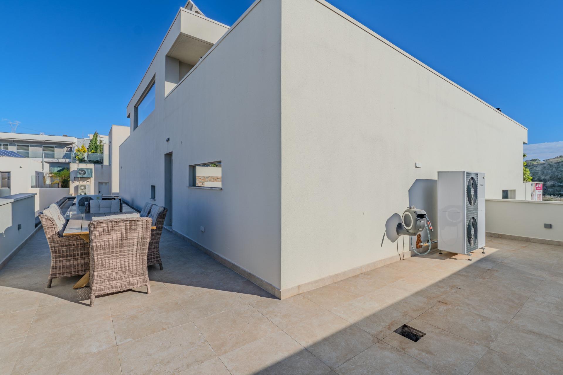 Pool area in villa for sale in Benijofar