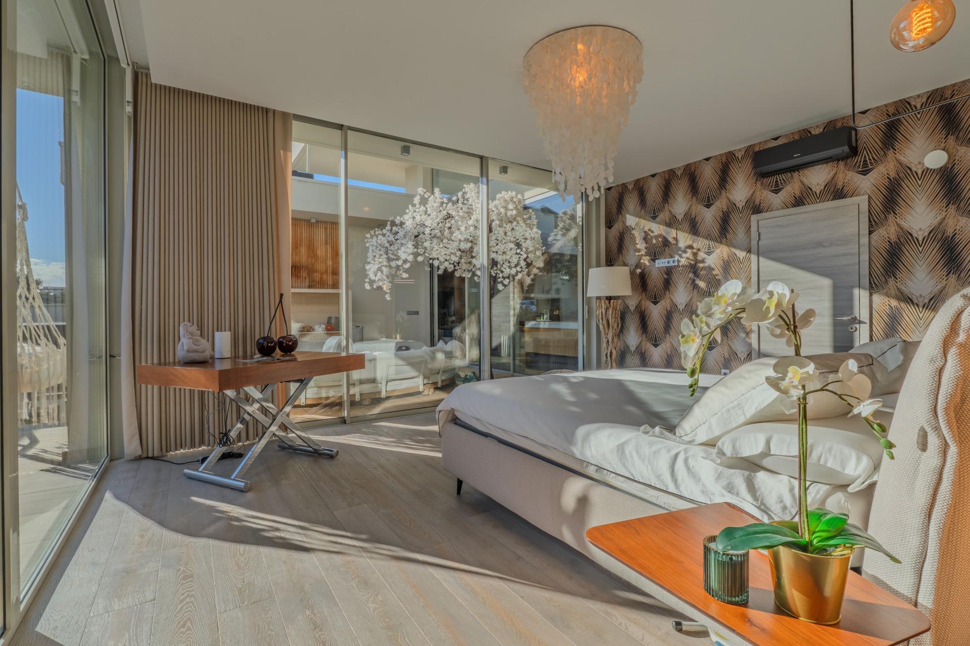 Pool area in villa for sale in Benijofar