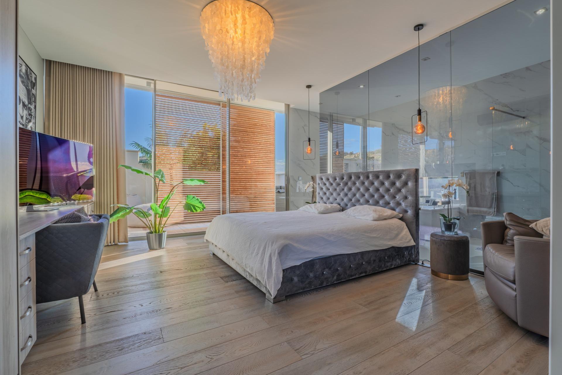 Master bedroom in villa for sale in Benijofar