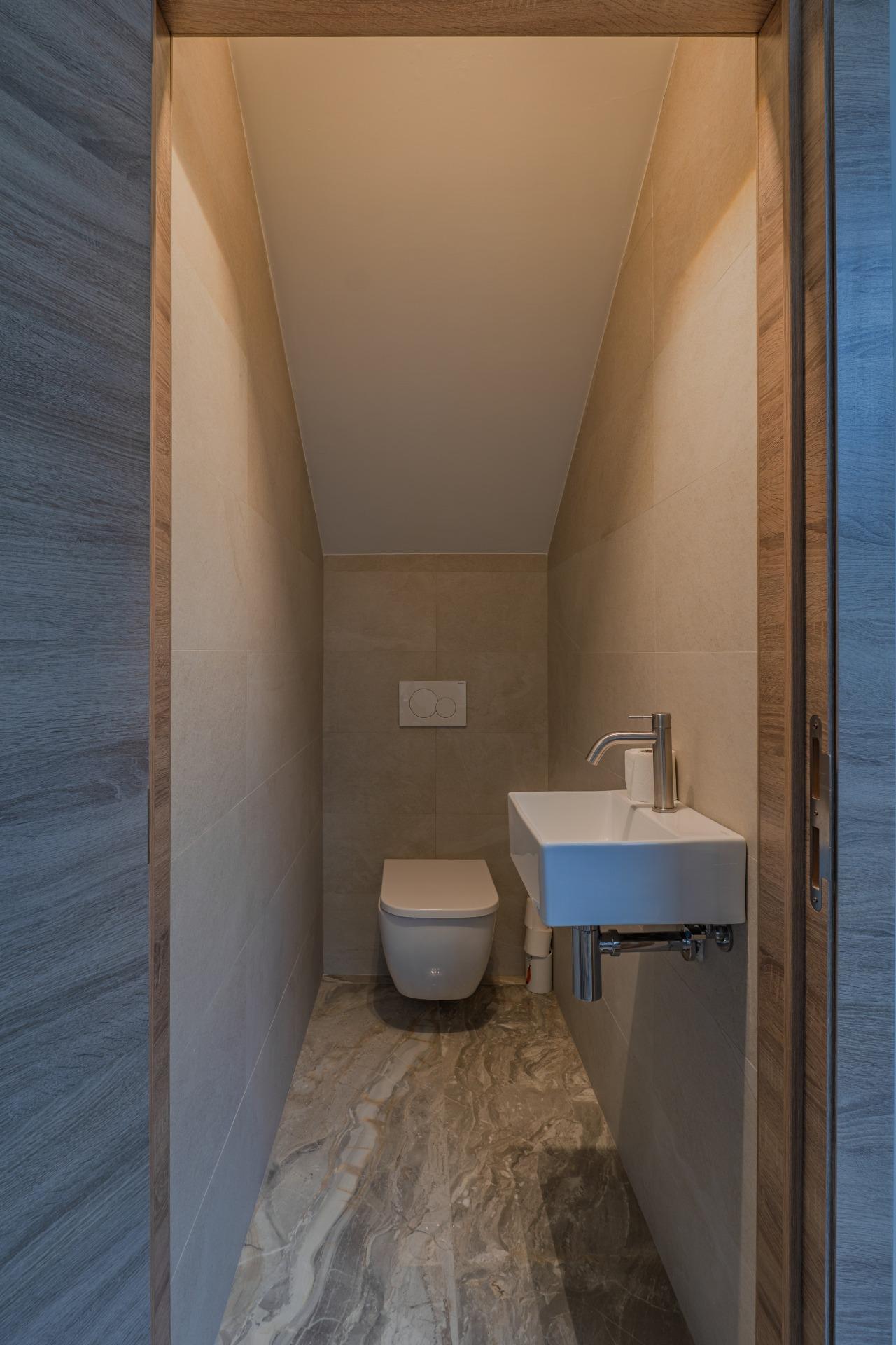 Master bedroom in villa for sale in Benijofar