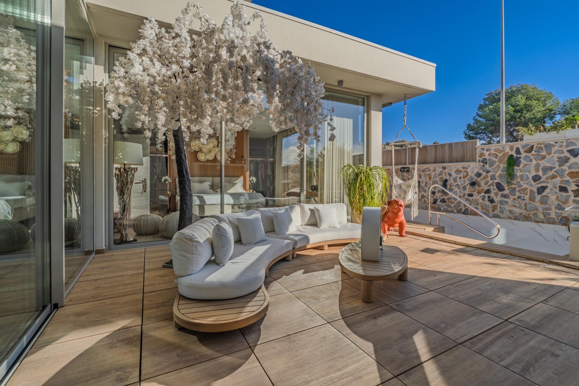 Garden in villa for sale in Benijofar