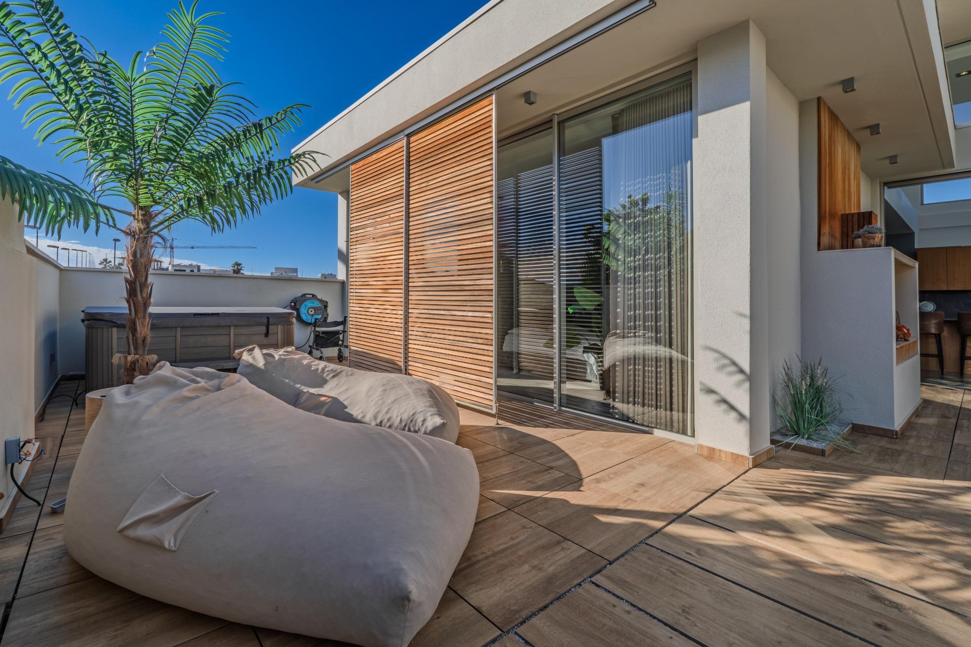 Dining area in villa for sale in Benijofar