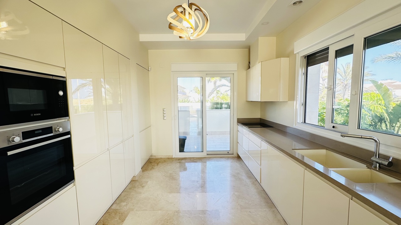Bathroom in villa for sale in La Zenia