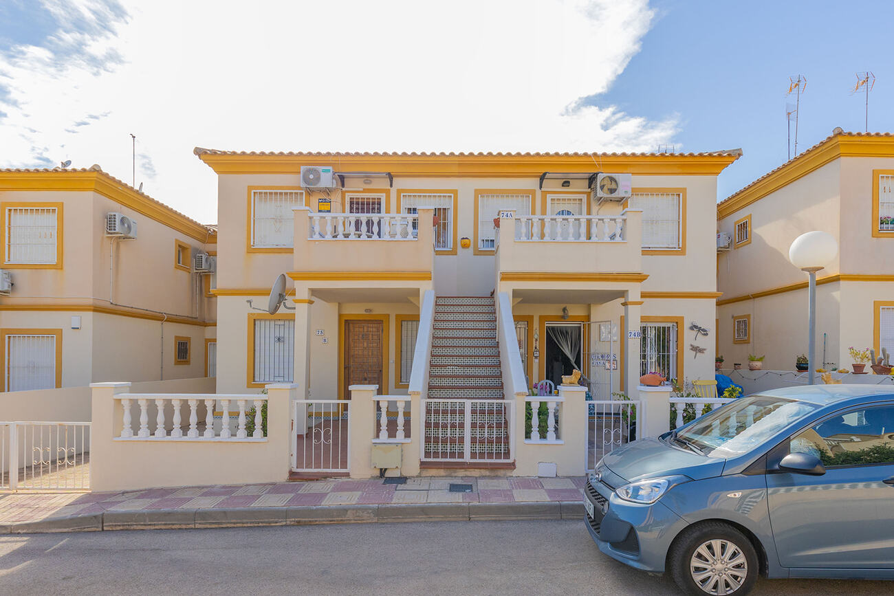 Kitchen in bungalow for sale in Orihuela Costa