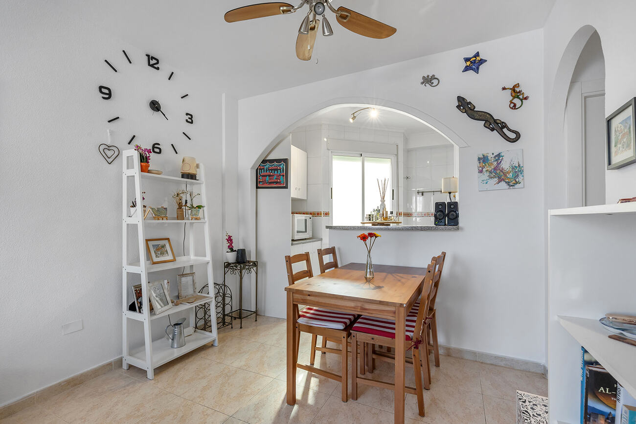 Garden in bungalow for sale in Orihuela Costa