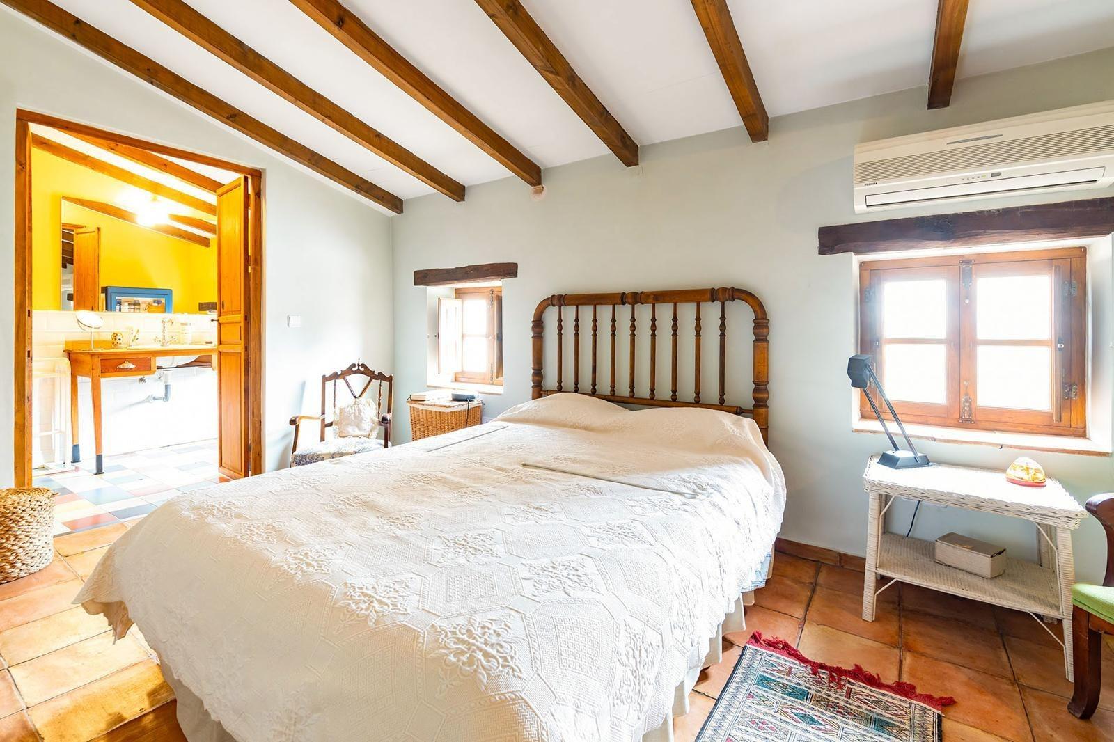 Exterior view in terraced for sale in Los Martinez Del Puerto