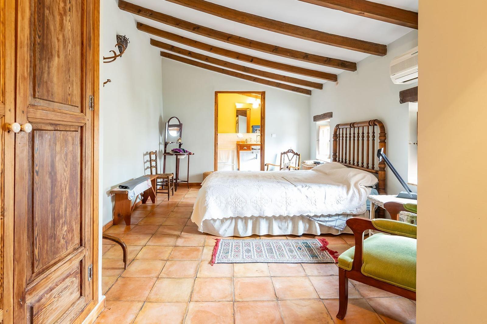 Exterior view in terraced for sale in Los Martinez Del Puerto
