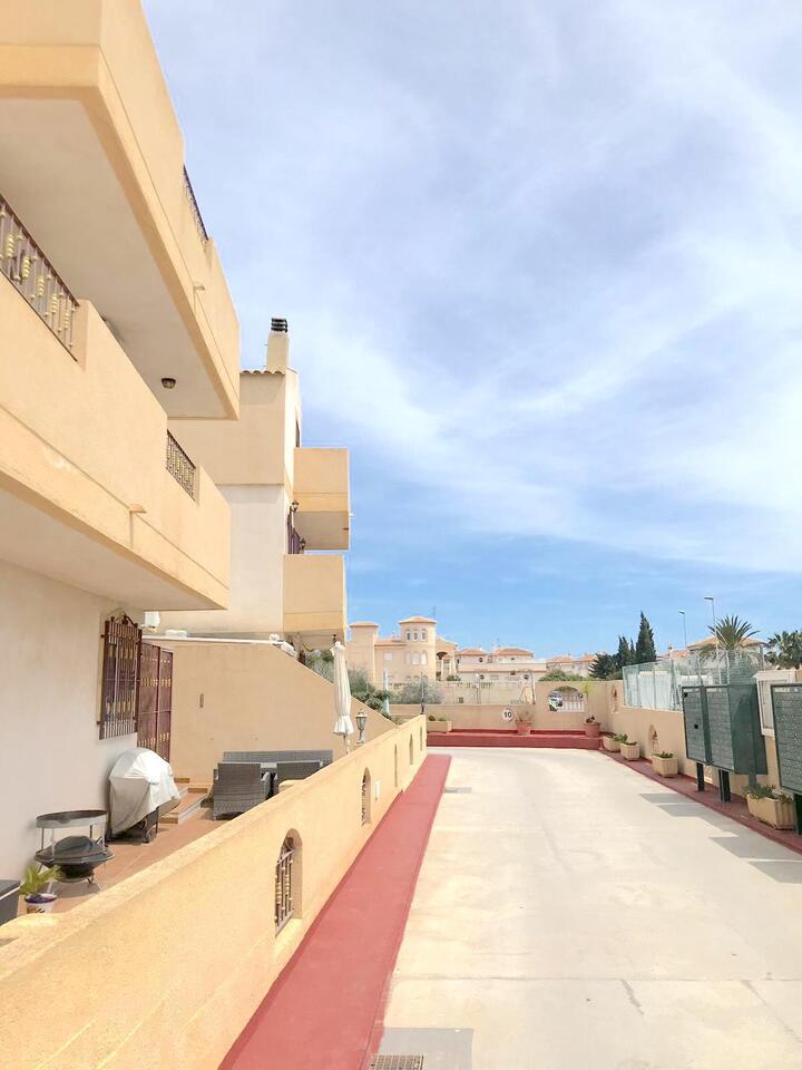 Here we have a Townhouse for sale in urb