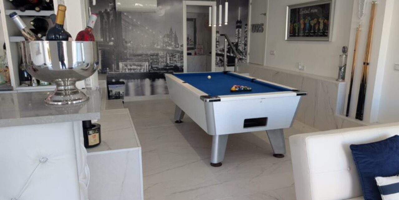 Living room in villa for sale in Villamartin