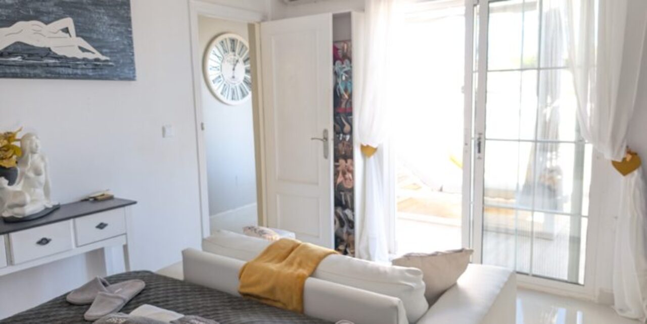 Pool area in villa for sale in Villamartin