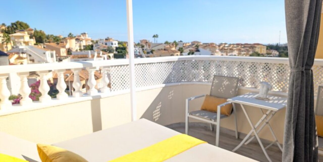 Garden in villa for sale in Villamartin