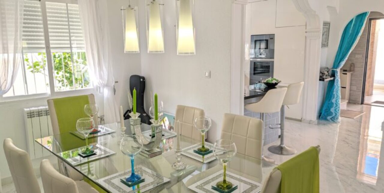 Terrace in villa for sale in Villamartin