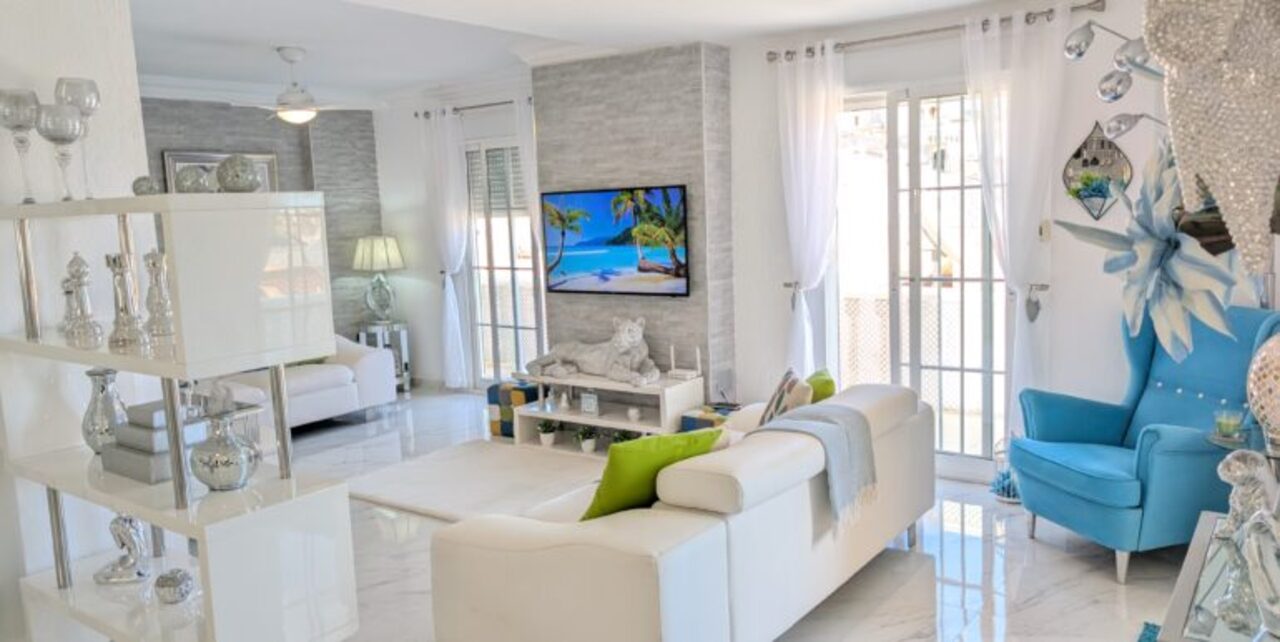 Pool area in villa for sale in Villamartin