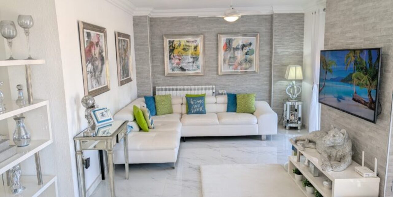 Garden in villa for sale in Villamartin